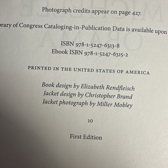 Becoming by Michelle Obama 2018 Hardcover DJ 1st Ed Inspiring Memoir First Lady - Picture 10 of 10